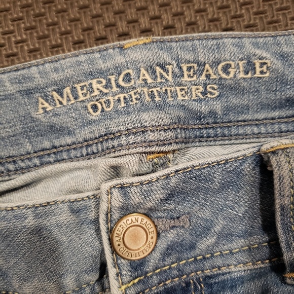 Light Wash American Eagle Jeans - Picture 3 of 4